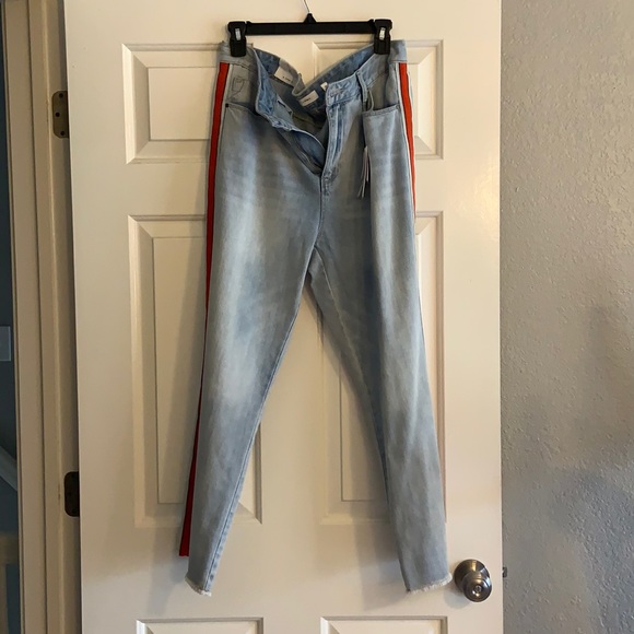 A Love A ankle jeans Red strip down the side frayed bottom - Picture 1 of 2